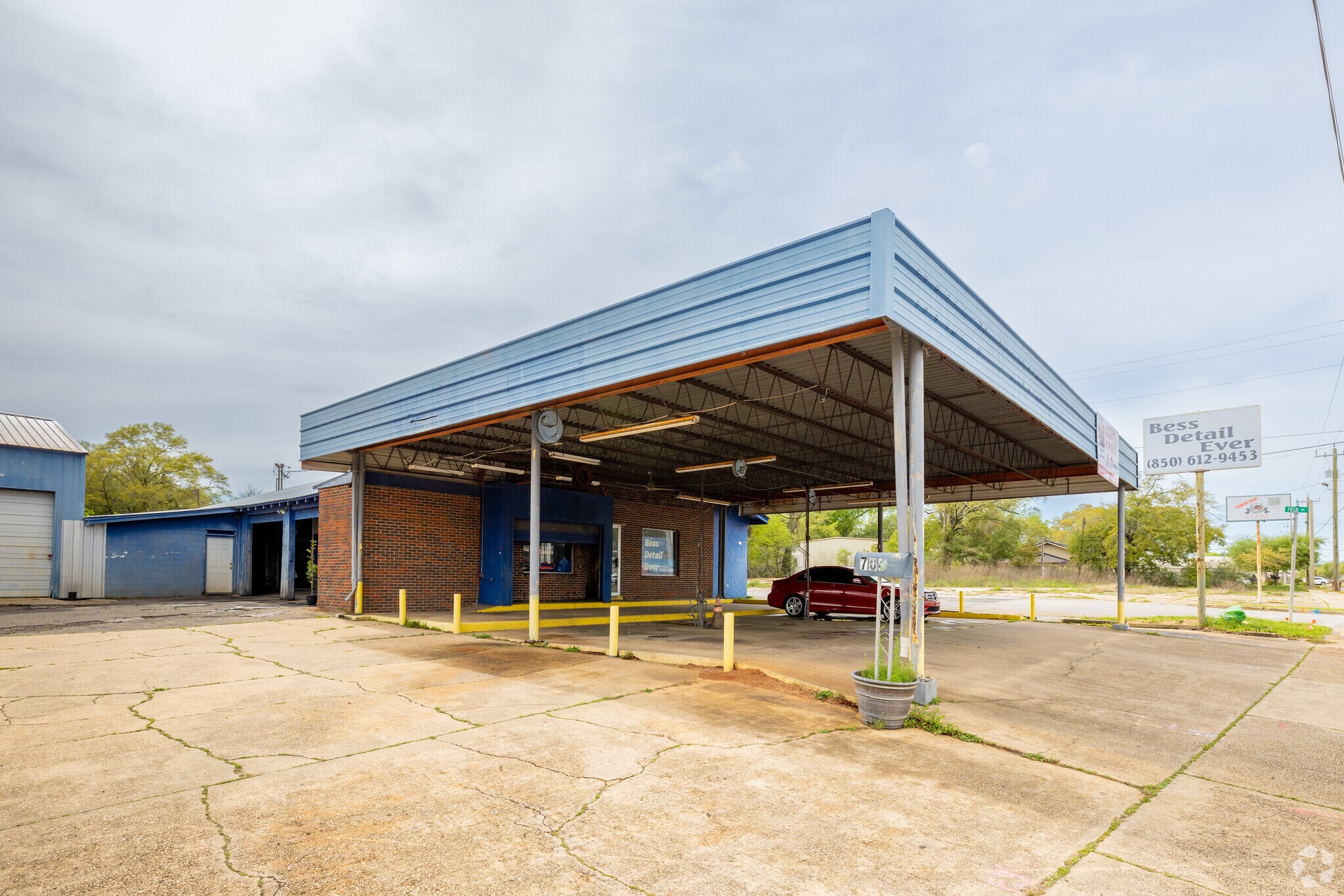 704 S Main St, Crestview, FL for Sale