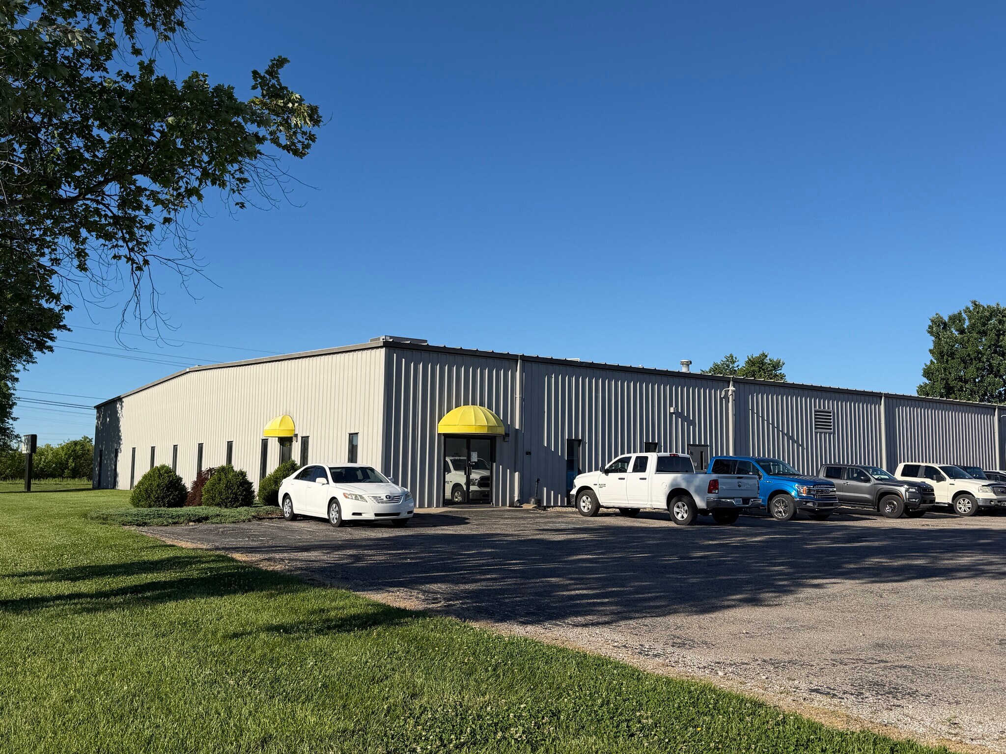 4720 N Spring St, Evansville, IN for Sale