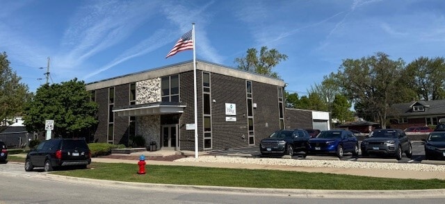 8400 Brookfield Ave, Brookfield, IL for Sale