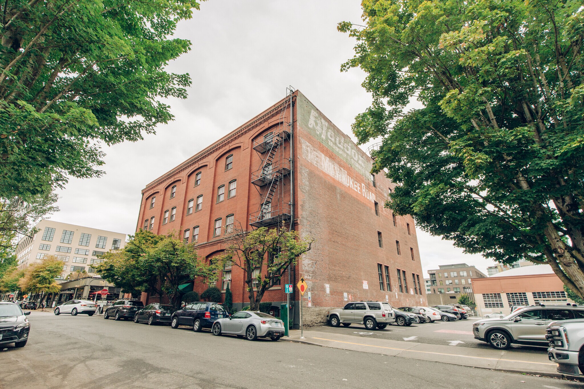1231 NW Hoyt St, Portland, OR for Rent