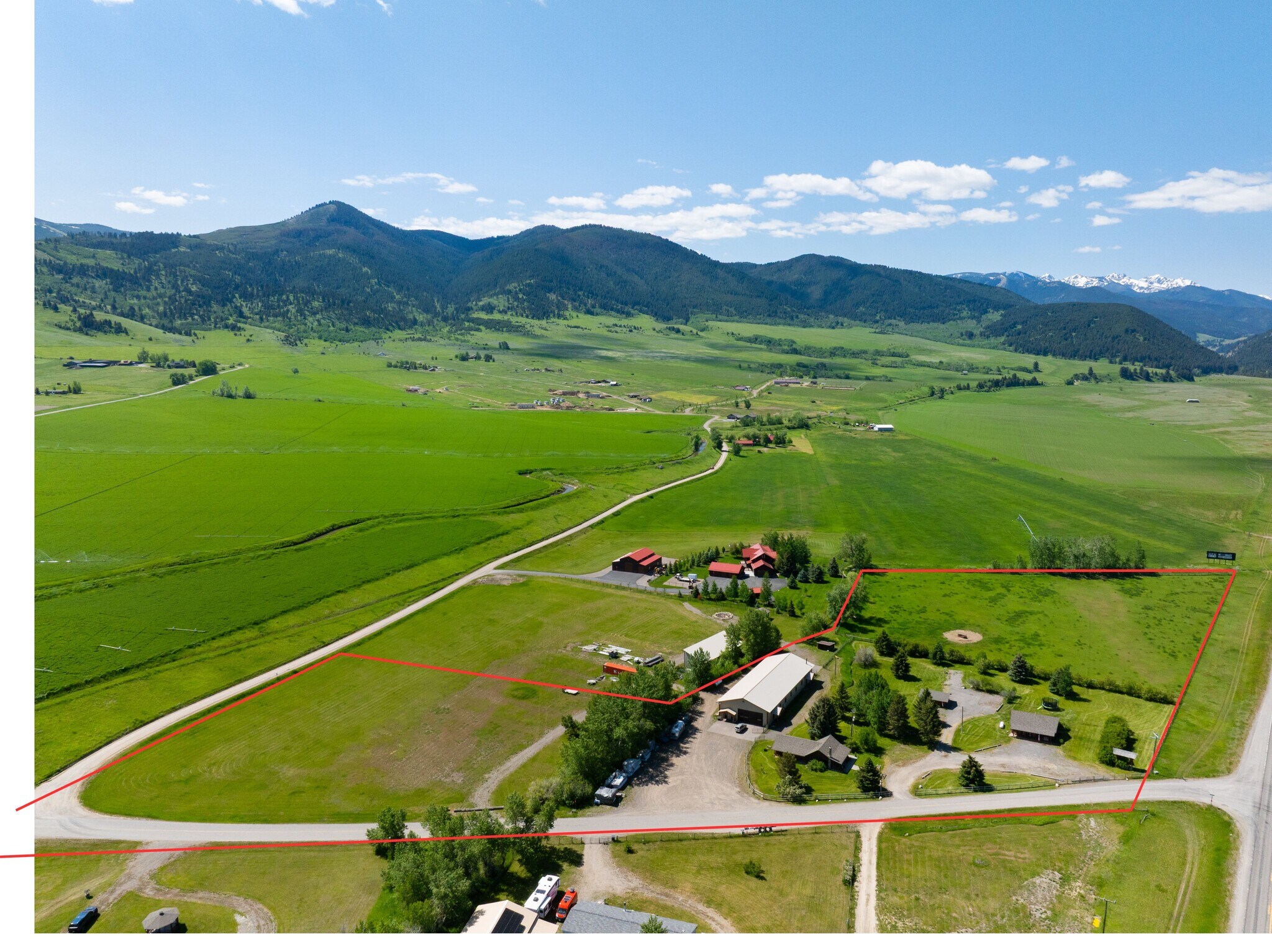 70 Williams Rd E, Gallatin Gateway, MT for Sale