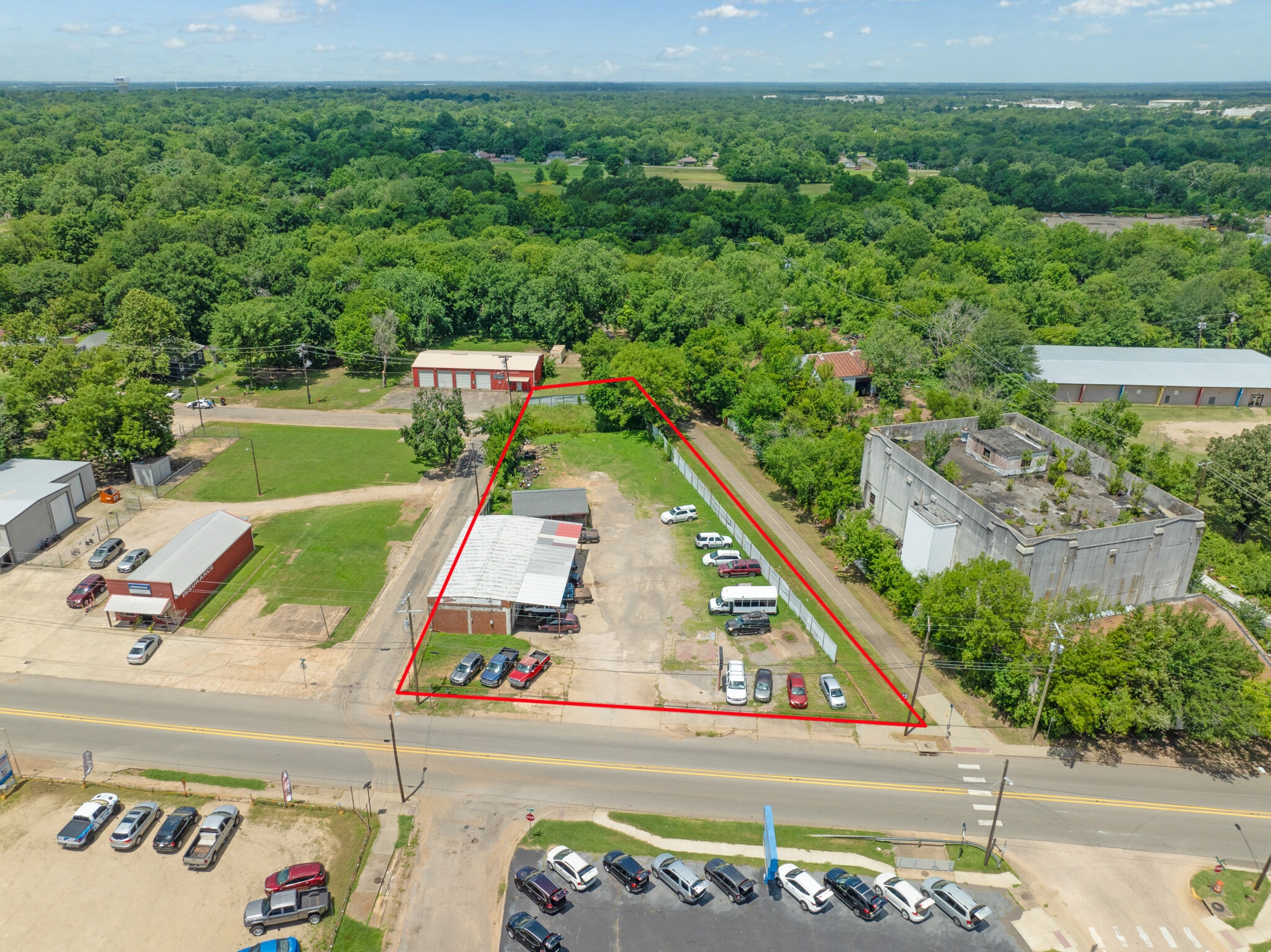 1121 N Main St, Paris, TX for Sale