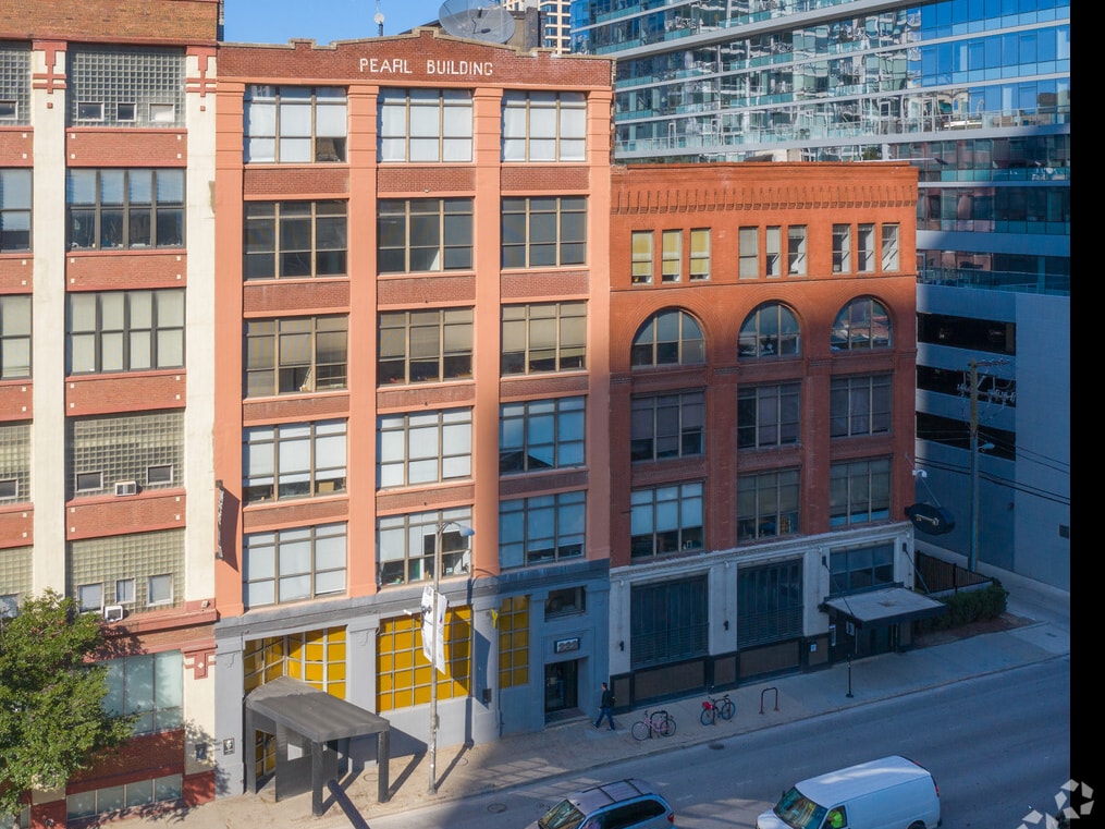 222 W Ontario St, Chicago, IL for Rent