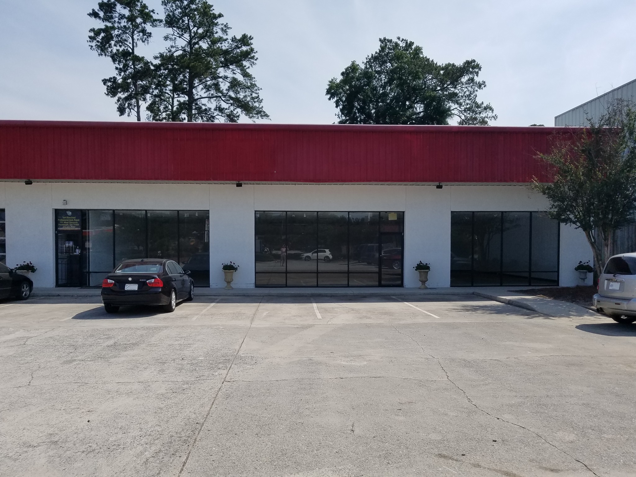 111 W Derenne Ave, Savannah, GA for Rent