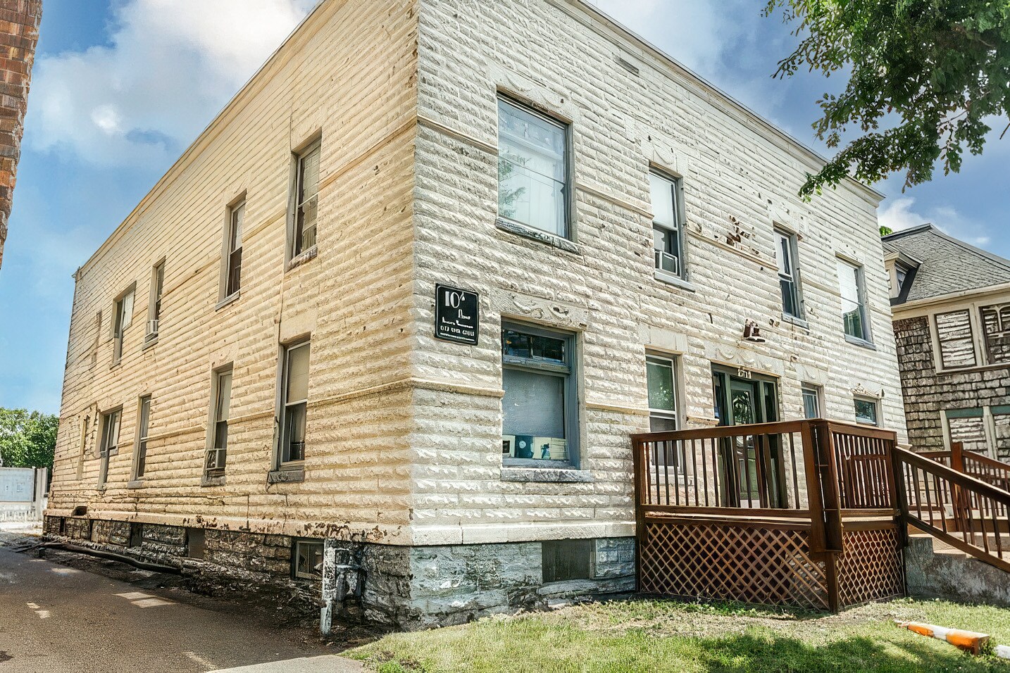 2715 Hennepin Ave, Minneapolis, MN for Sale