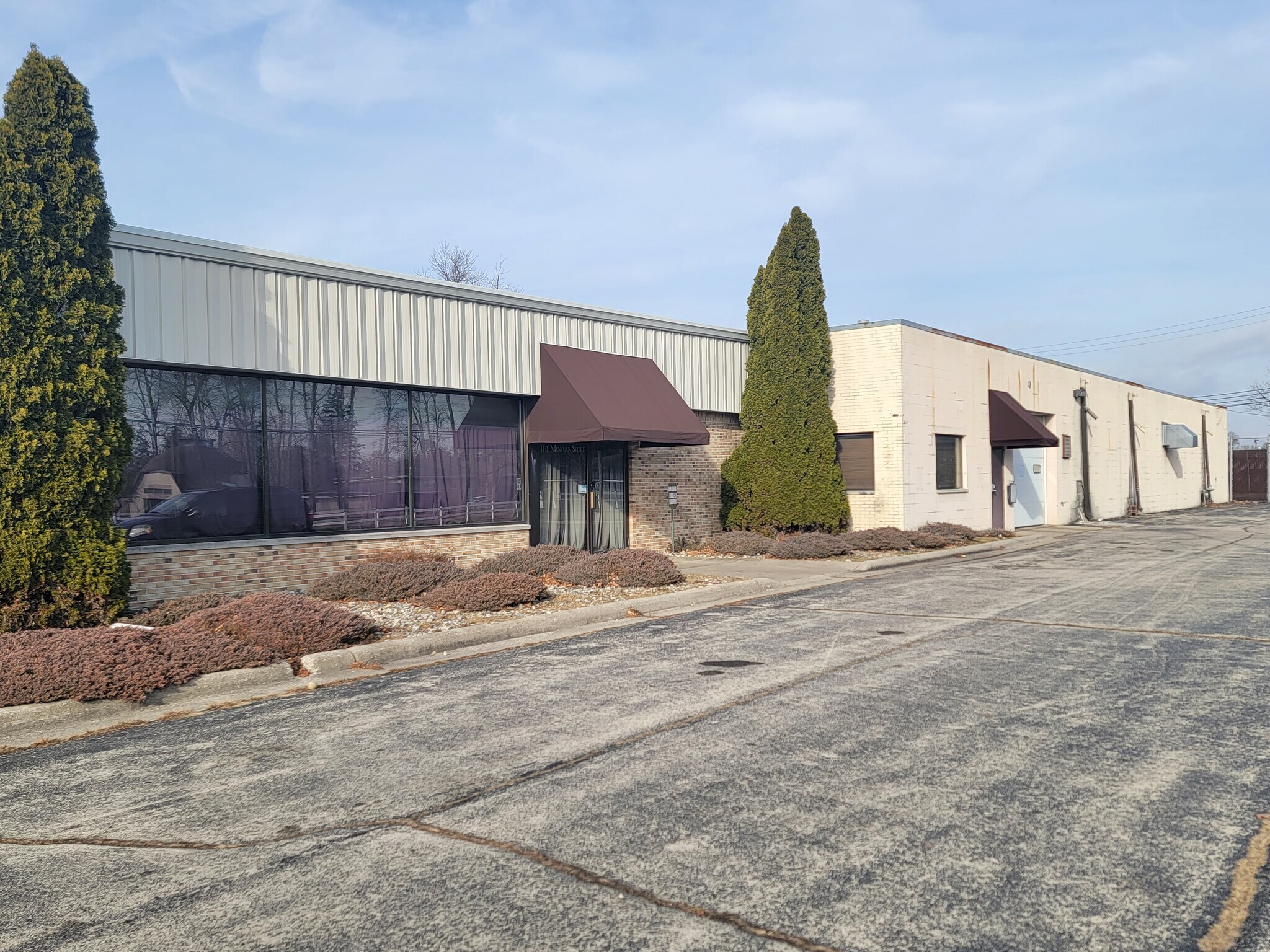 1201 N State St Belvidere, IL 61008 Flex Property for Lease on