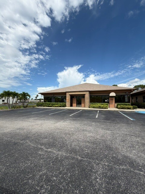 5405-5415 Park St N, Saint Petersburg, FL for Rent