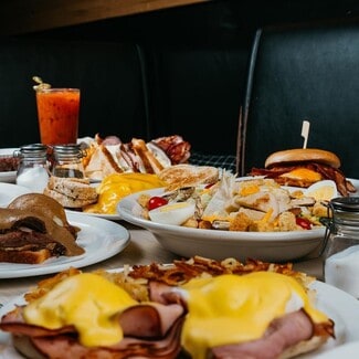 Stoughton, WI Storefront Retail/Office - 355 E Main St