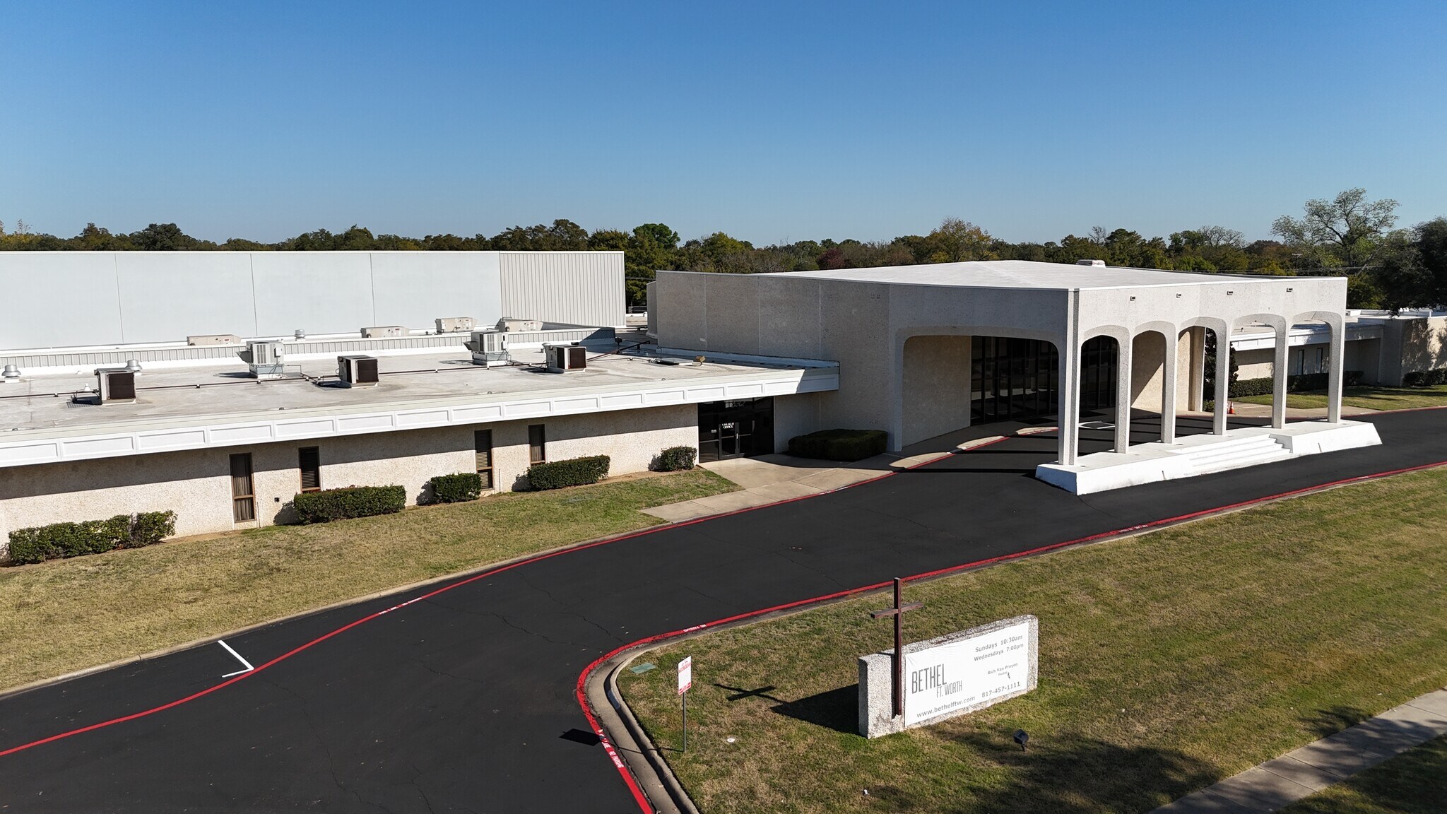 6801 Meadowbrook Dr, Fort Worth, TX for Sale