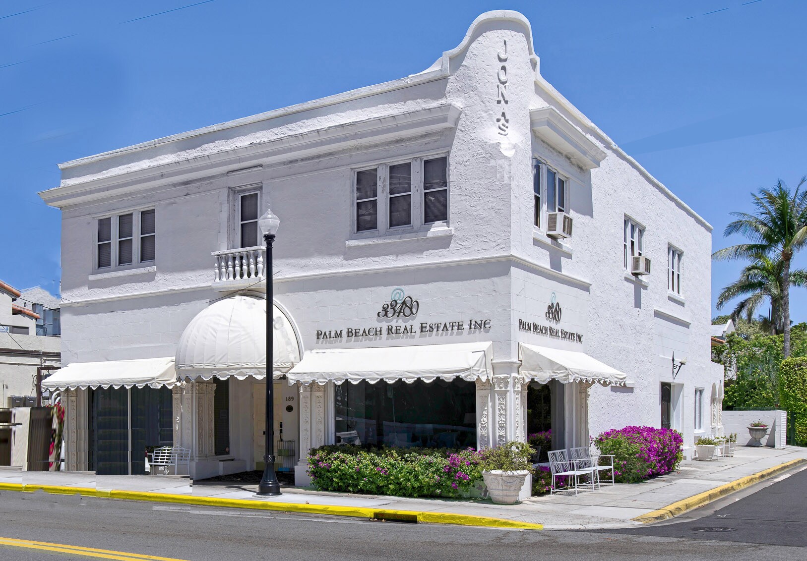 189 Bradley Pl Palm Beach, FL 33480 Retail Property for Sale on