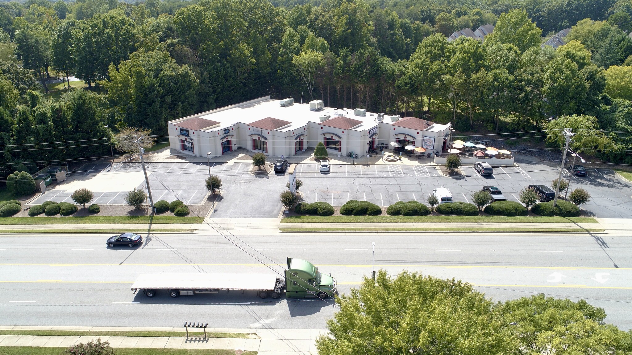 3909-3913 Battleground Ave, Greensboro, NC for Sale