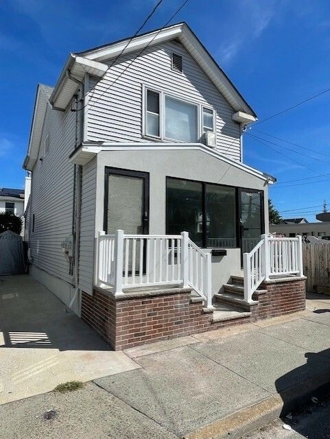 356 Willis Ave, Mineola, NY for Rent