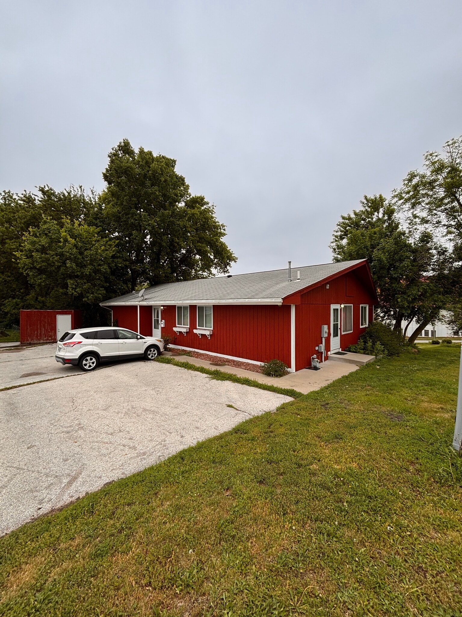 3138 SW 9th St, Des Moines, IA for Sale