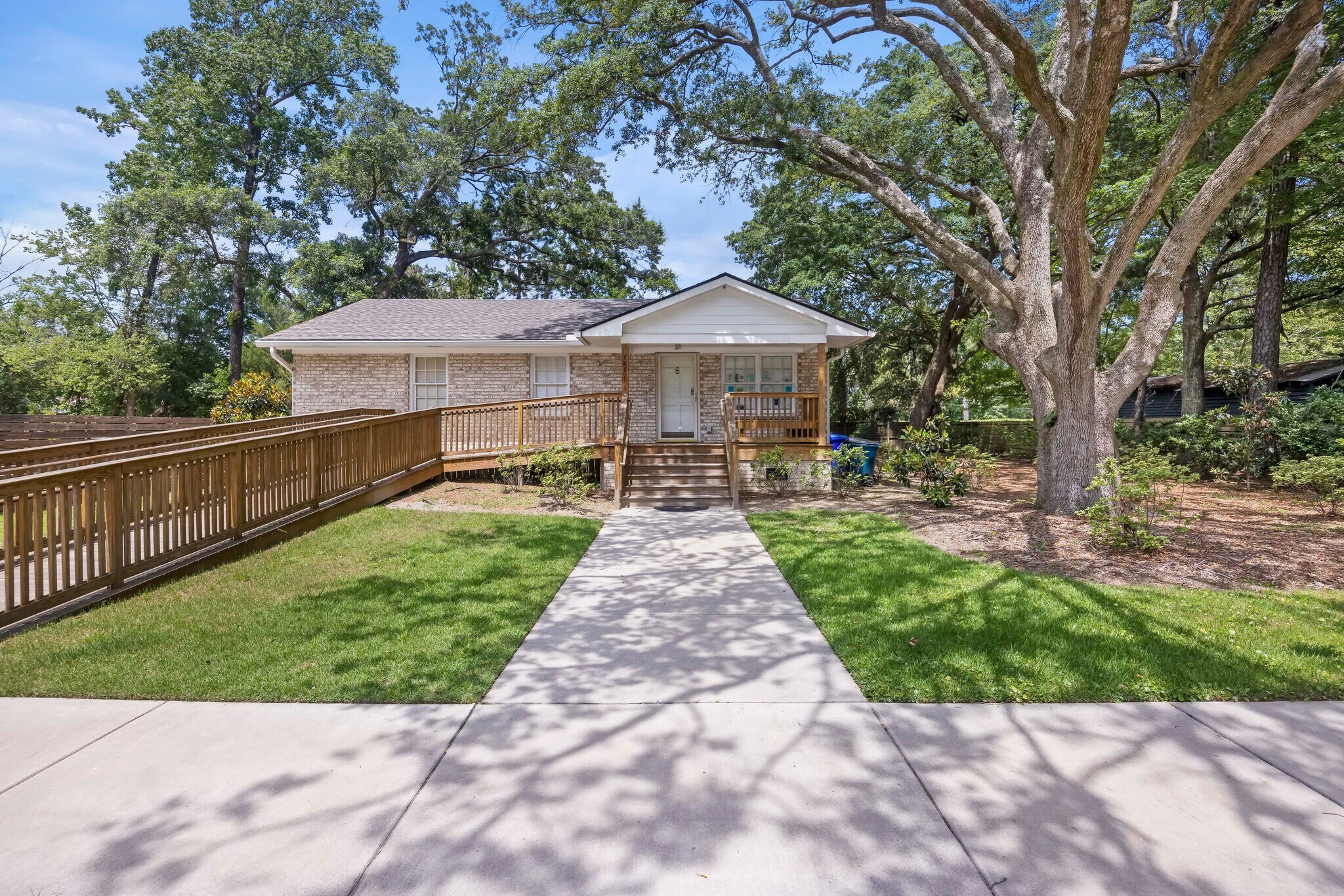 1817 Pineland Dr, Johns Island, SC for Sale