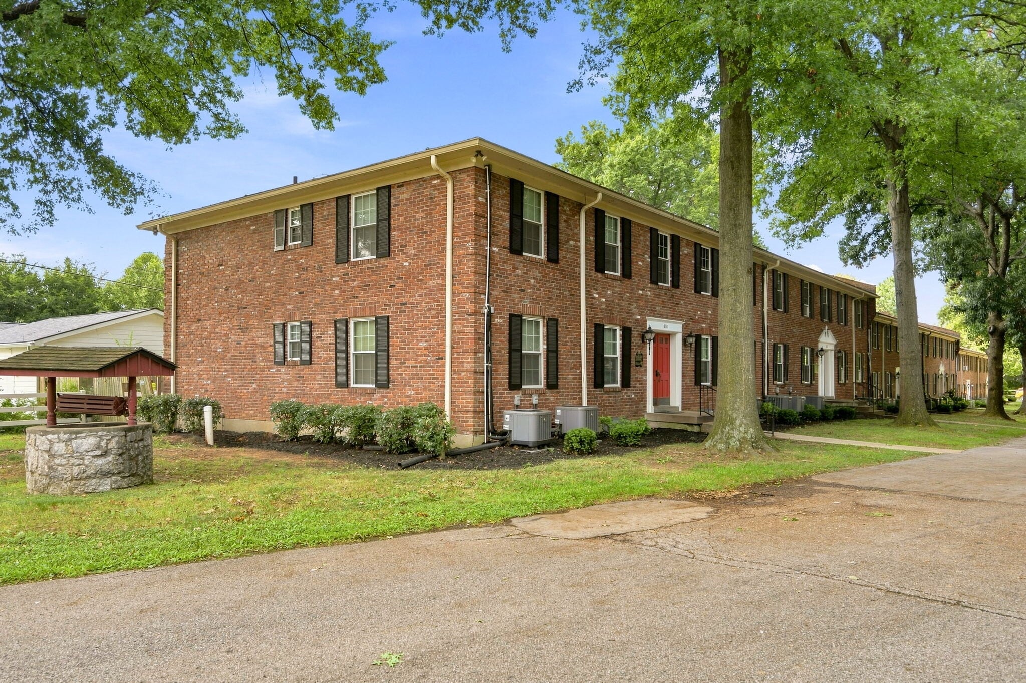 610-620 Breckenridge Ln, Louisville, KY for Sale