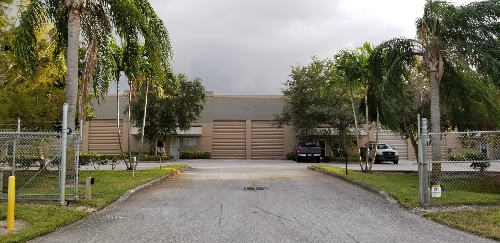 3707 Interstate Park Rd S, Riviera Beach, FL for Sale