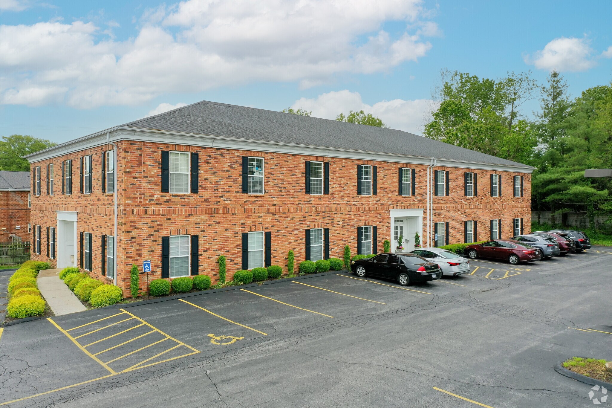 11600 Manchester Rd Des Peres, MO 63131 Office Property for Lease on