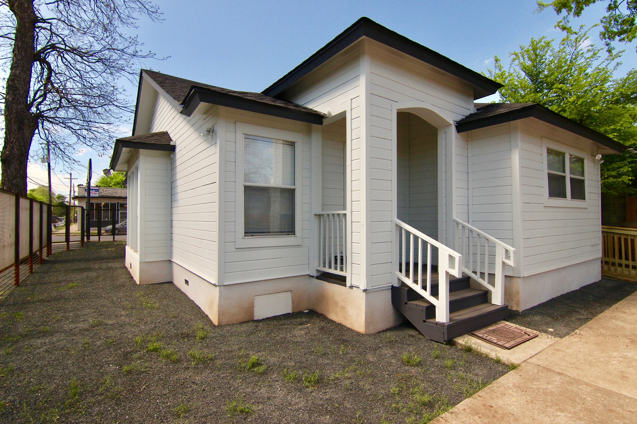 910 E Cesar Chavez St, Austin, TX for Rent