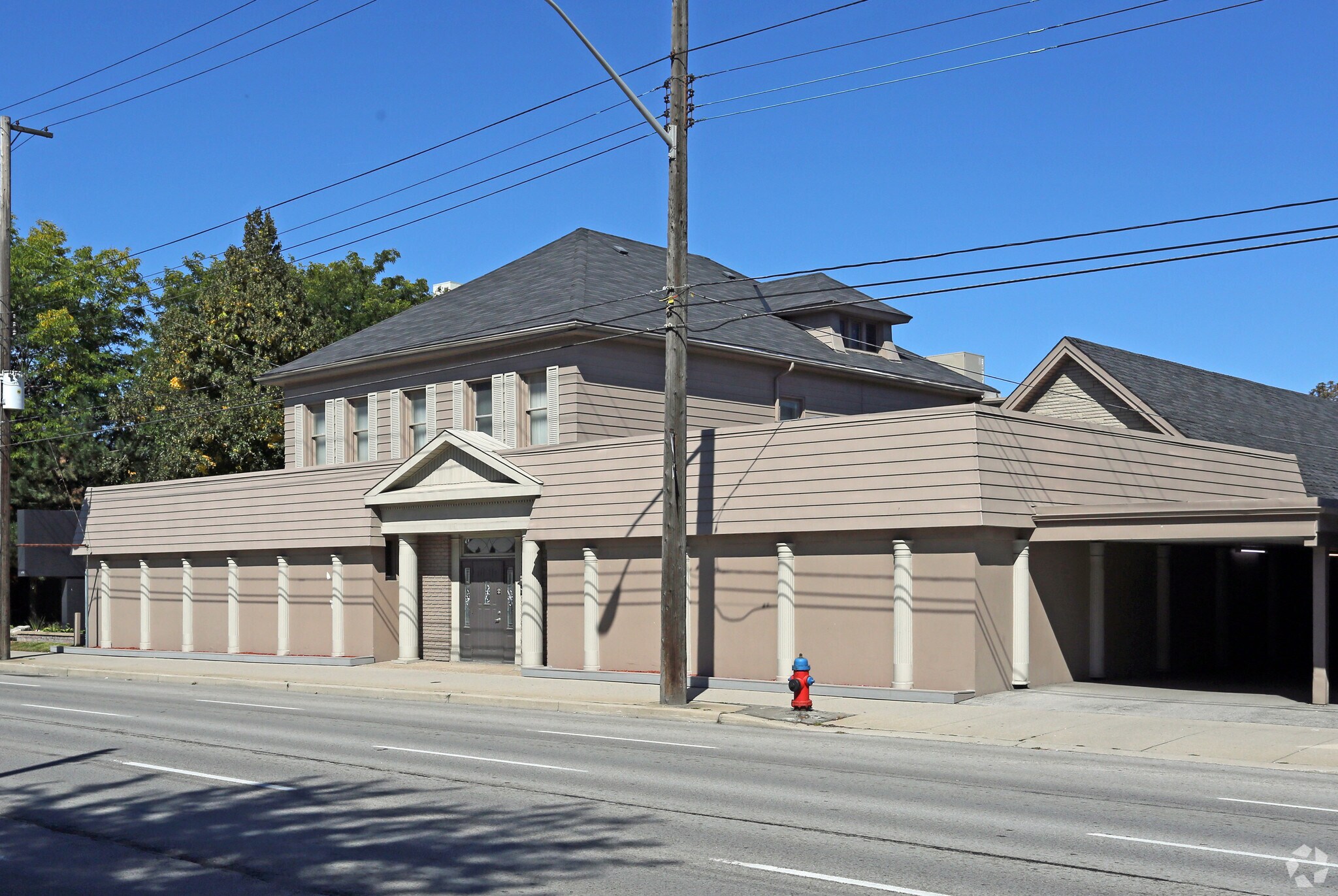 615 Main St E, Hamilton, ON for Sale