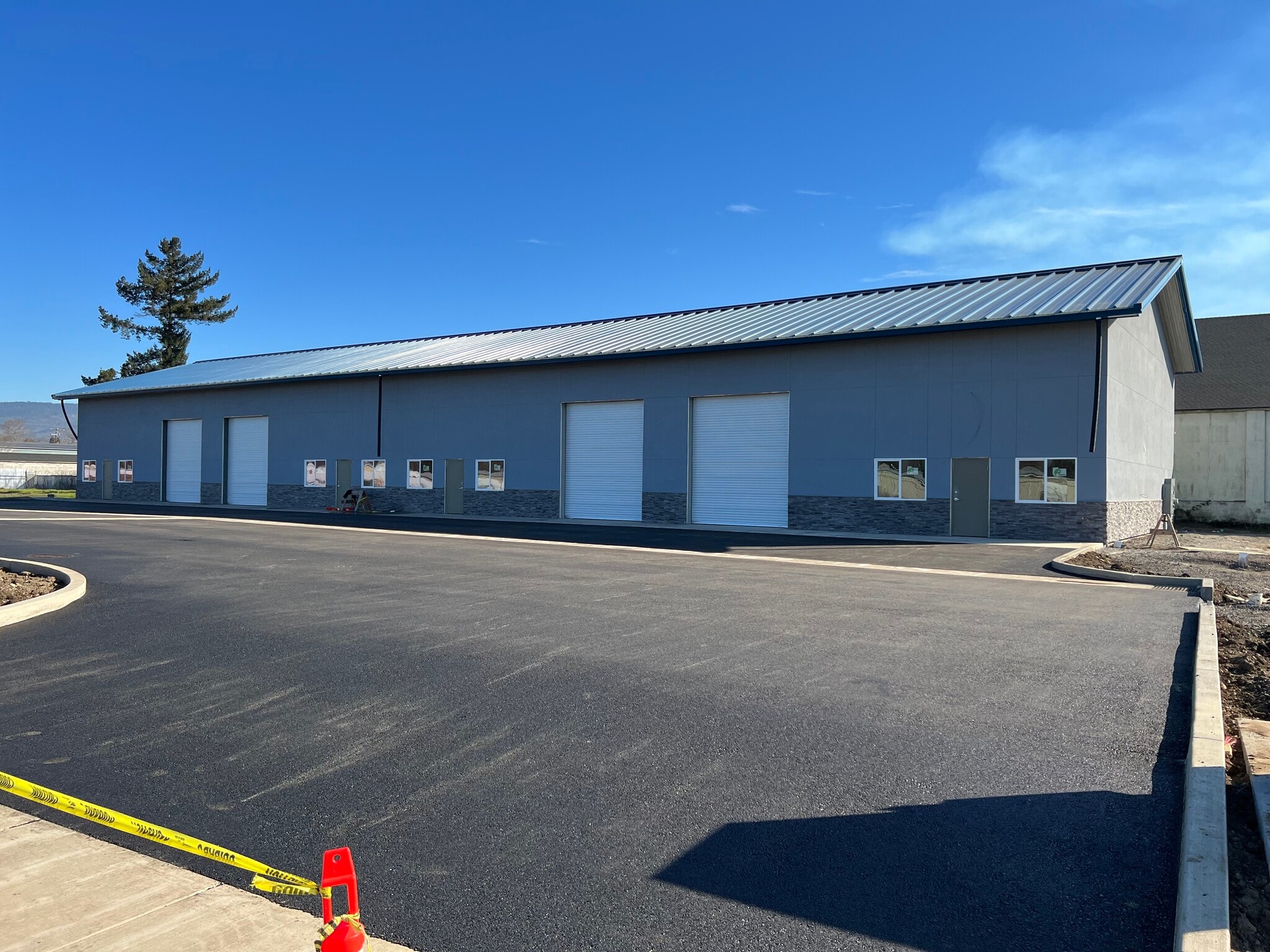 250 Commercial Ct, Medford, OR for Rent