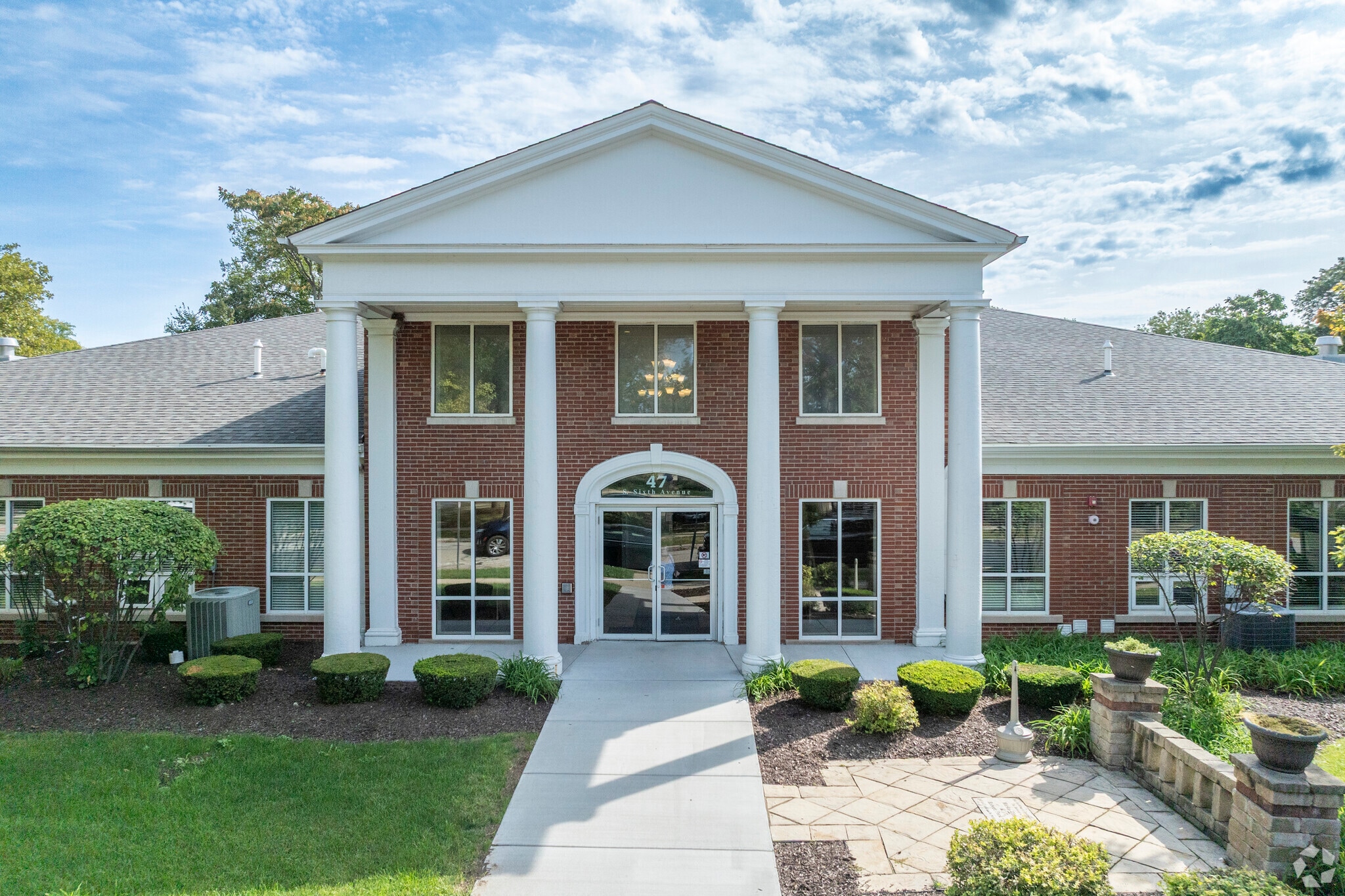 47 S 6th Ave, La Grange, IL for Rent