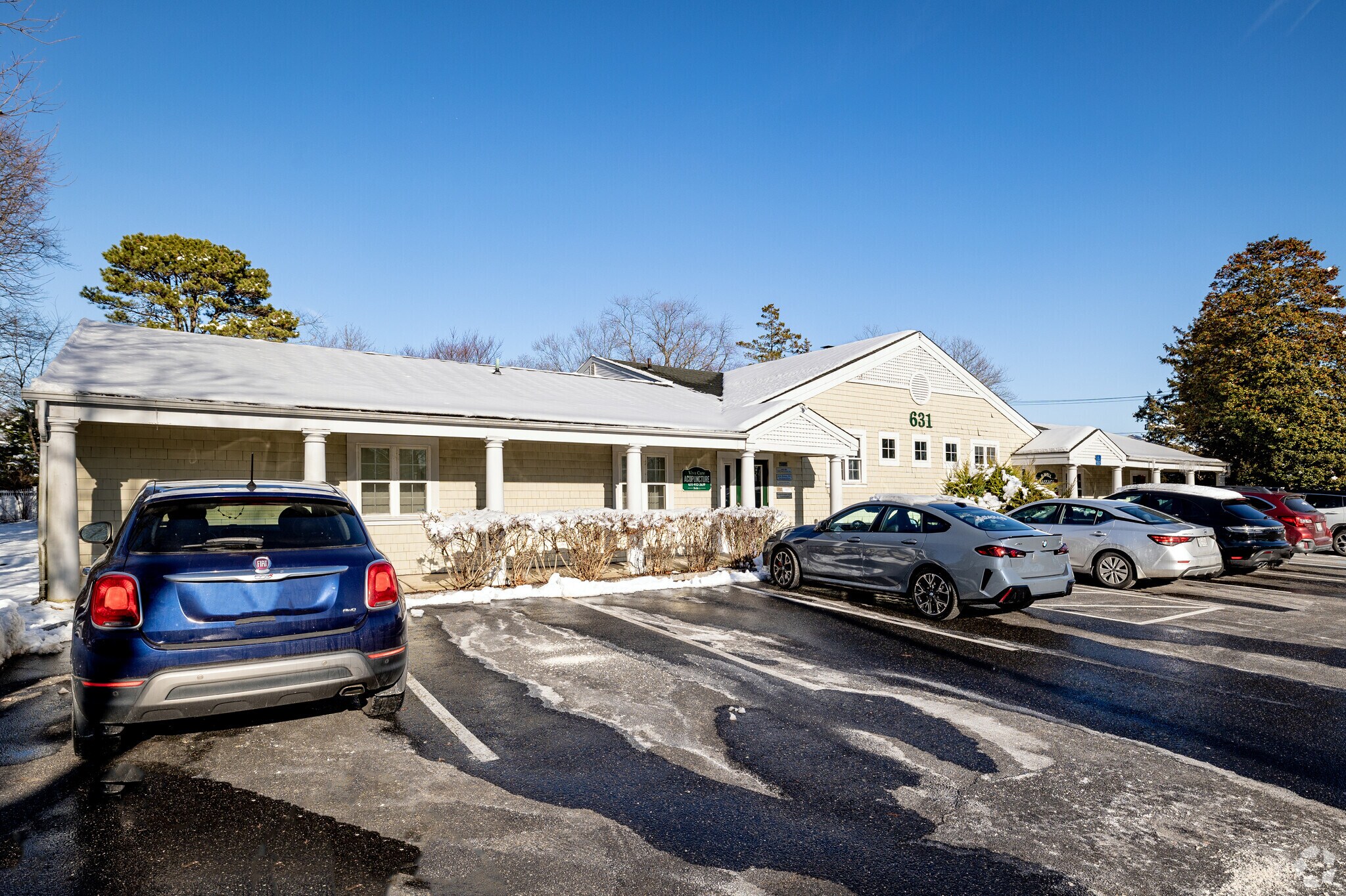 631 Montauk Hwy, West Islip, NY for Rent