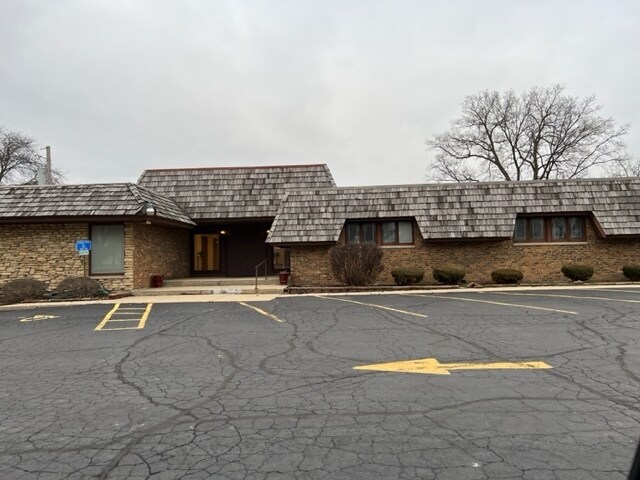 111 Oak St, North Aurora, IL for Rent