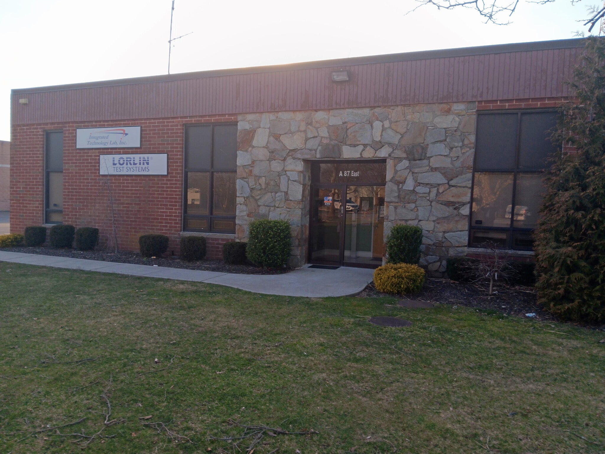 87 E Jefryn Blvd Deer Park, NY 11729 Industrial Property for Sale on