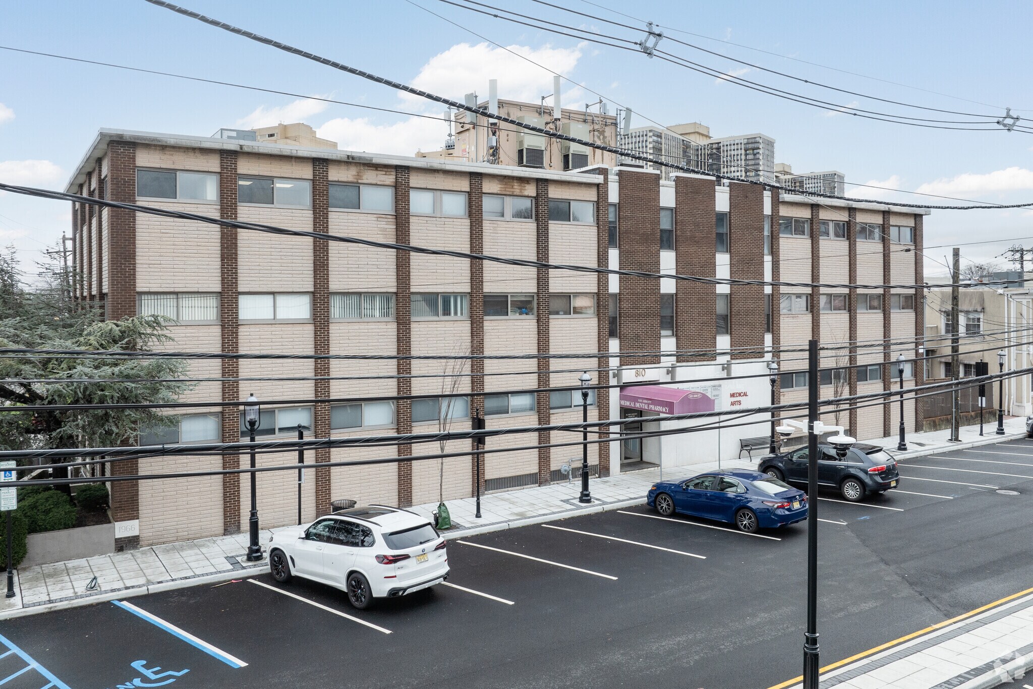 810 Abbott Blvd, Fort Lee, NJ for Sale