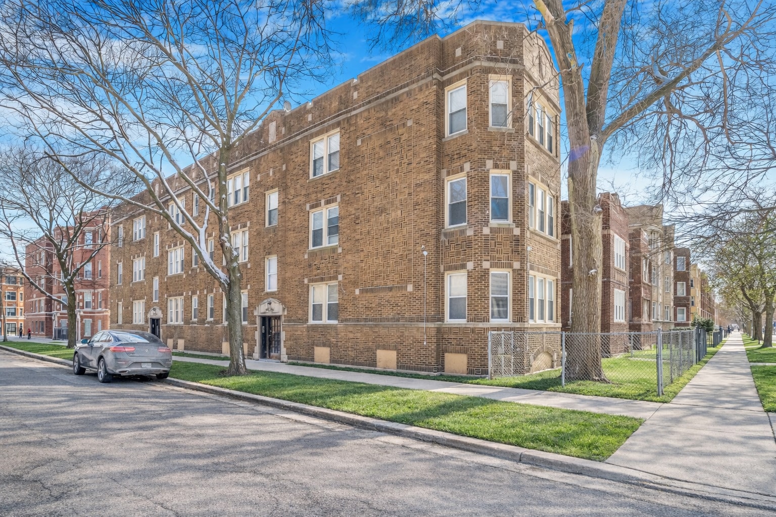 8001 S Maryland Ave, Chicago, IL for Sale