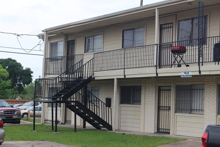 7820 Calhoun Rd, Houston, TX for Sale