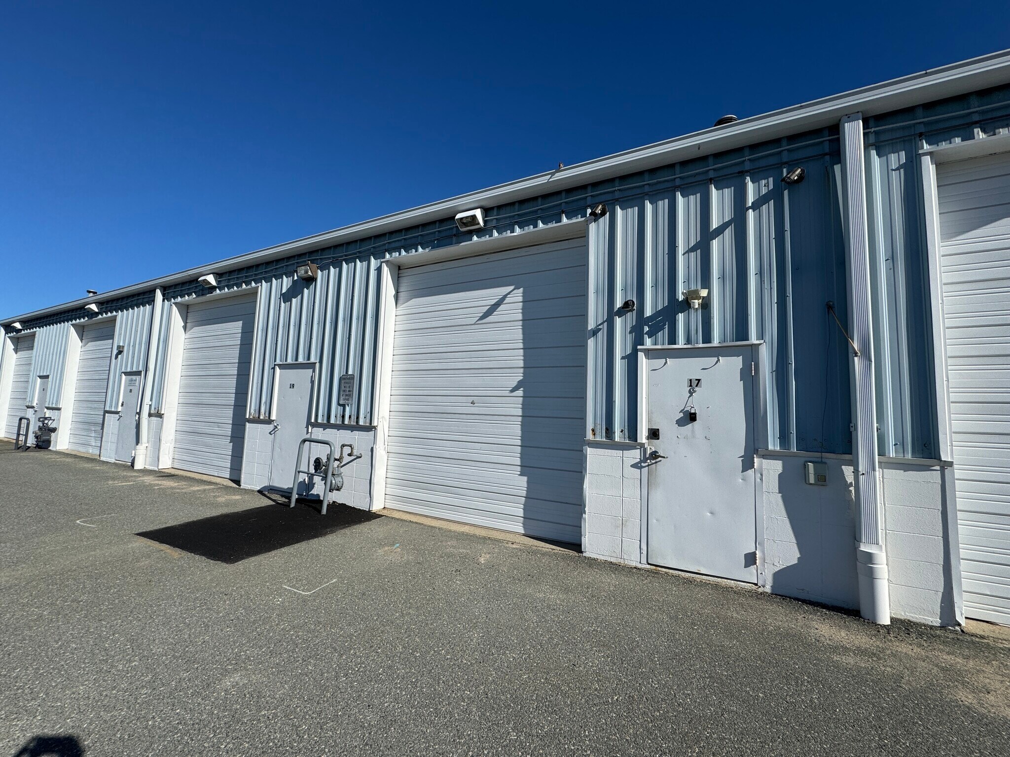 1678 E Main Rd, Portsmouth, RI for Rent