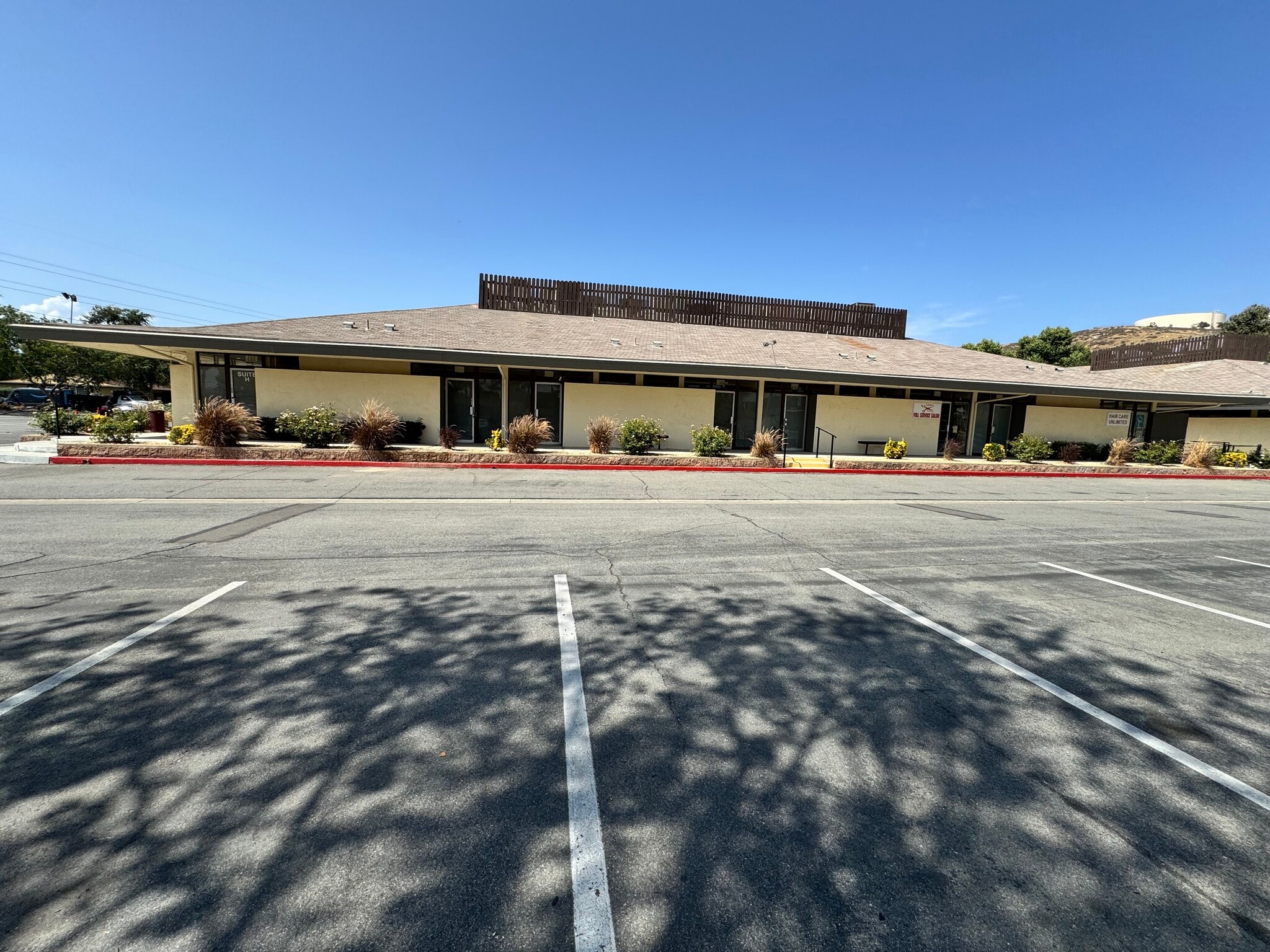 10241-10251 Country Club Dr, Jurupa Valley, CA for Rent