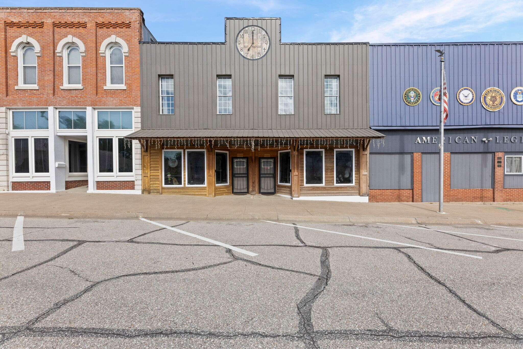 116 N 3rd St, Burlington, KS for Sale
