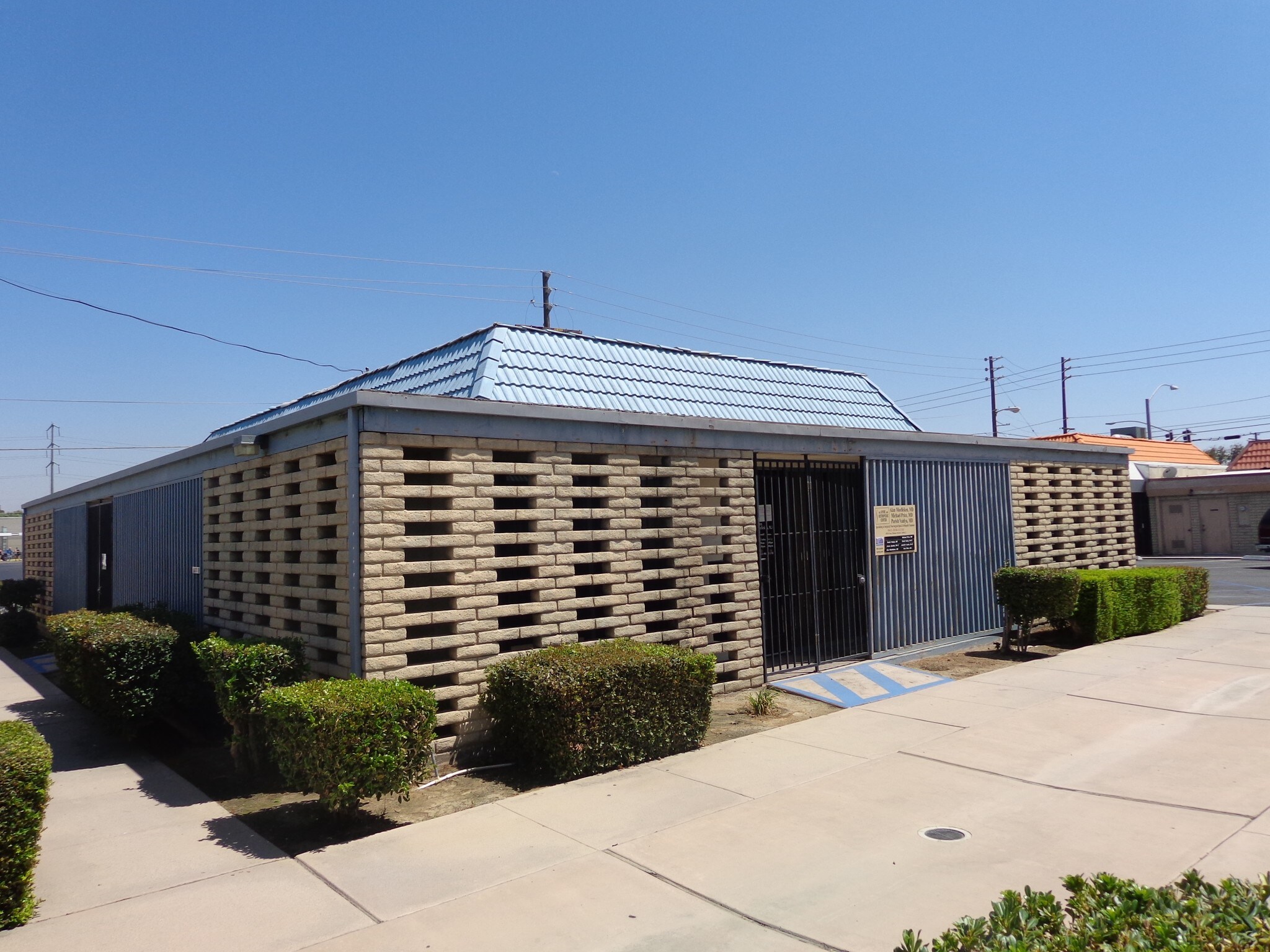 3535 San Dimas St, Bakersfield, CA for Sale