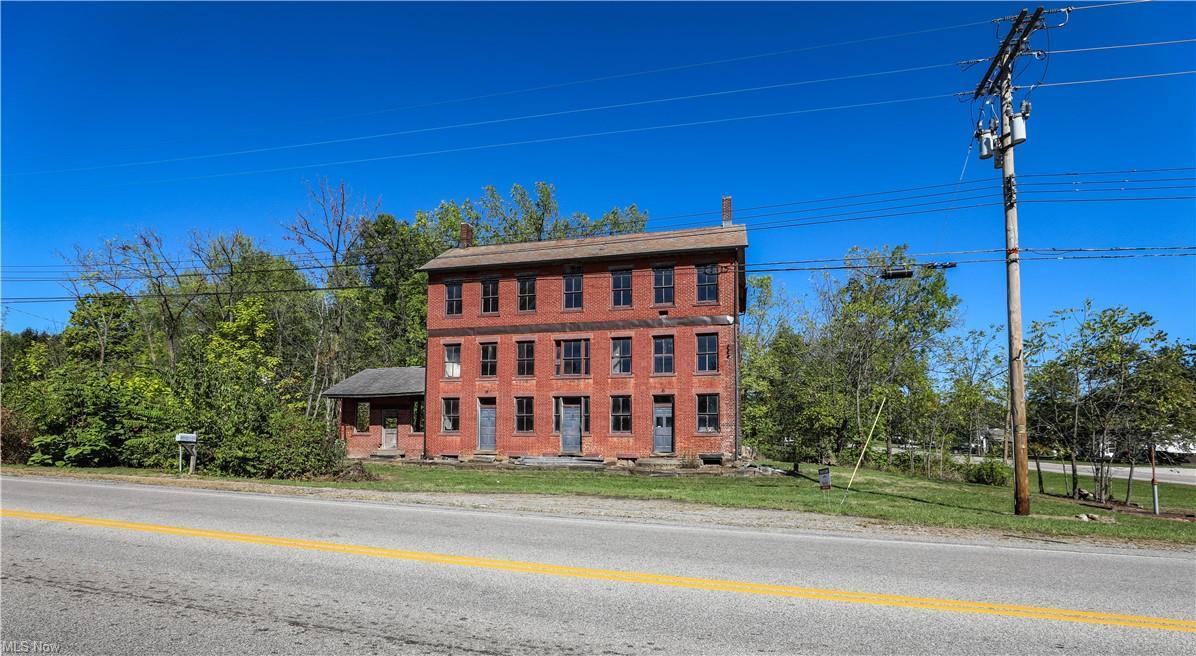 9401 Tallmadge Rd, Diamond, OH for Sale