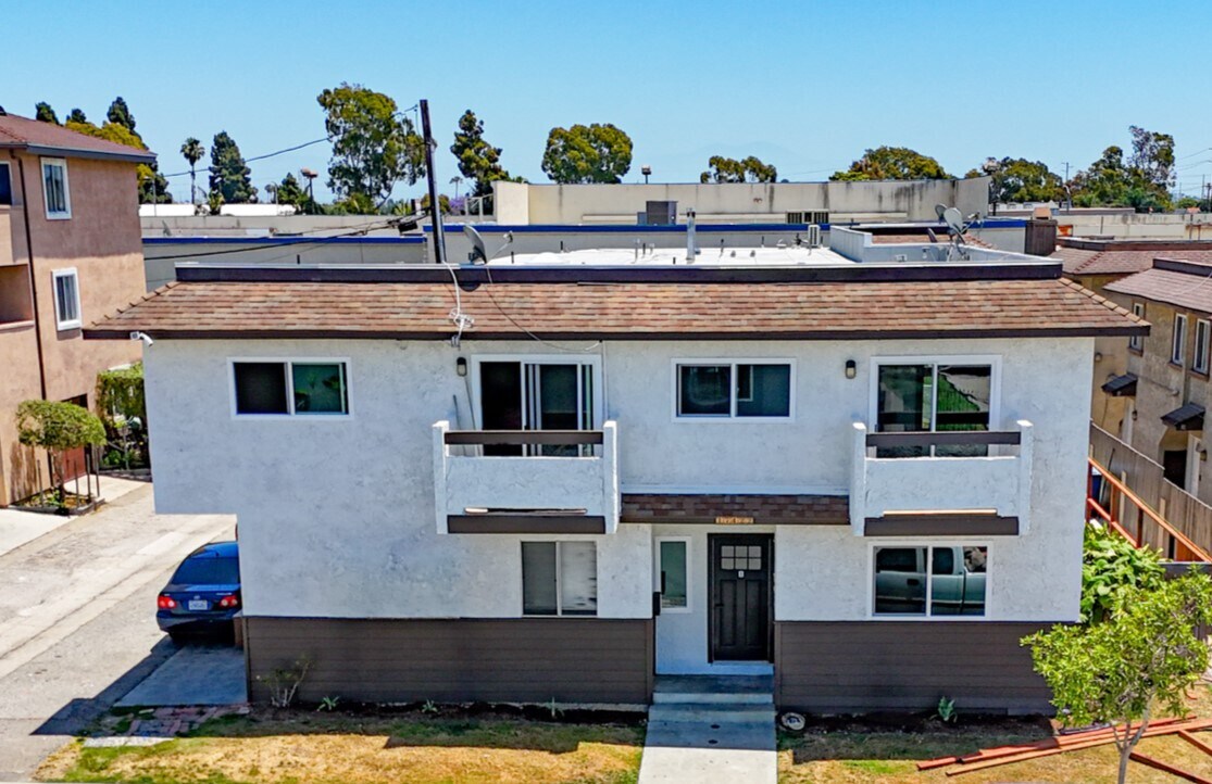 17422 Keelson Ln, Huntington Beach, CA for Sale