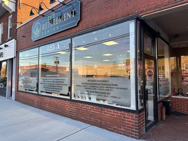 125 S Wellwood Ave, Lindenhurst, NY for Rent
