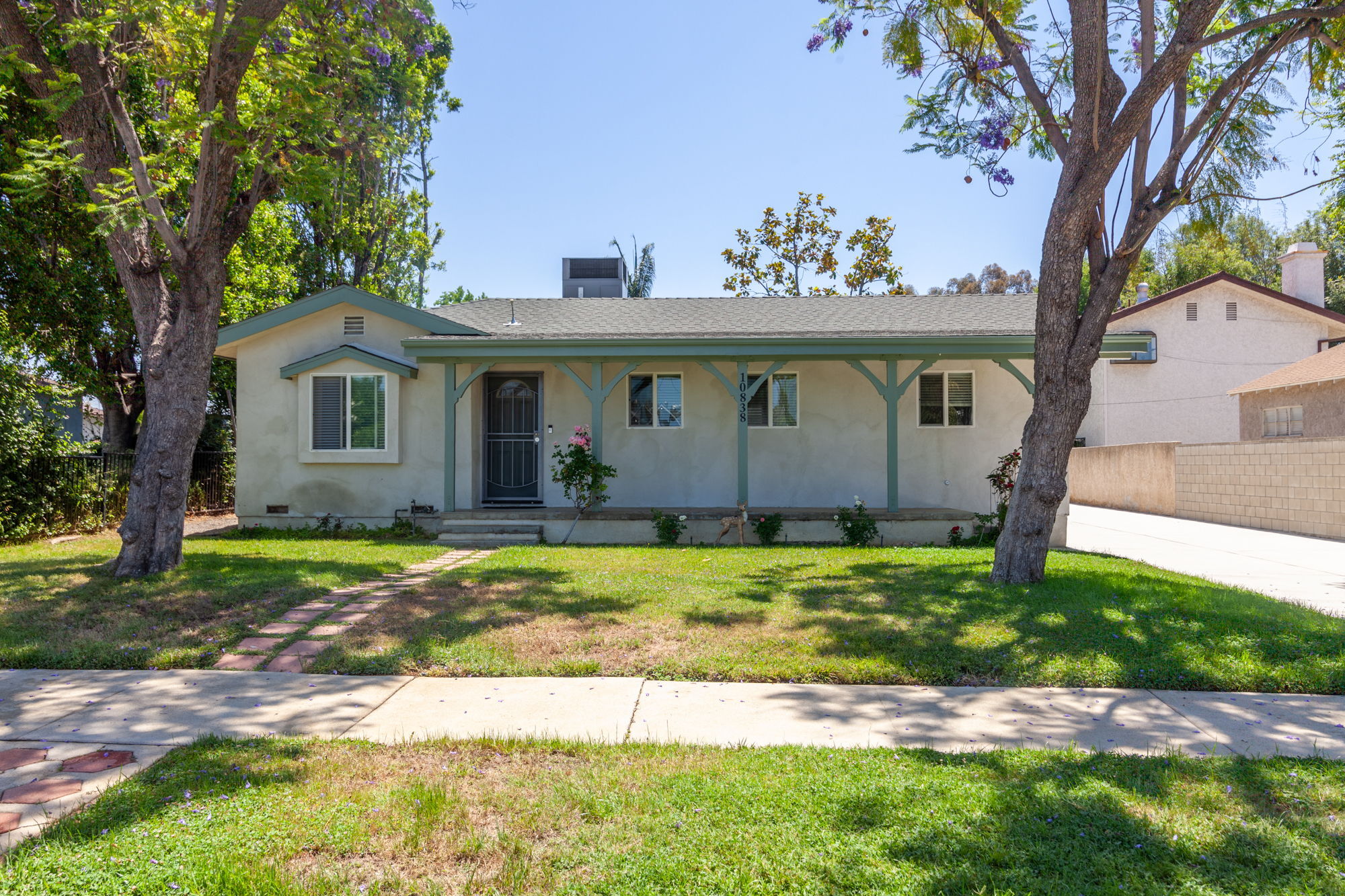 10838 Burnet Ave, Mission Hills, CA for Sale