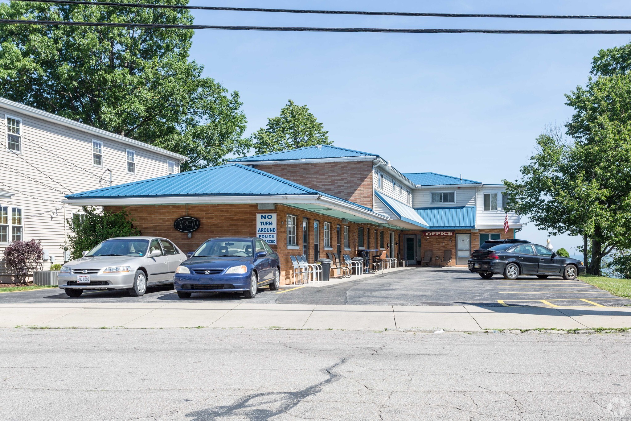 5225 Old Lake Rd, Geneva, OH for Sale