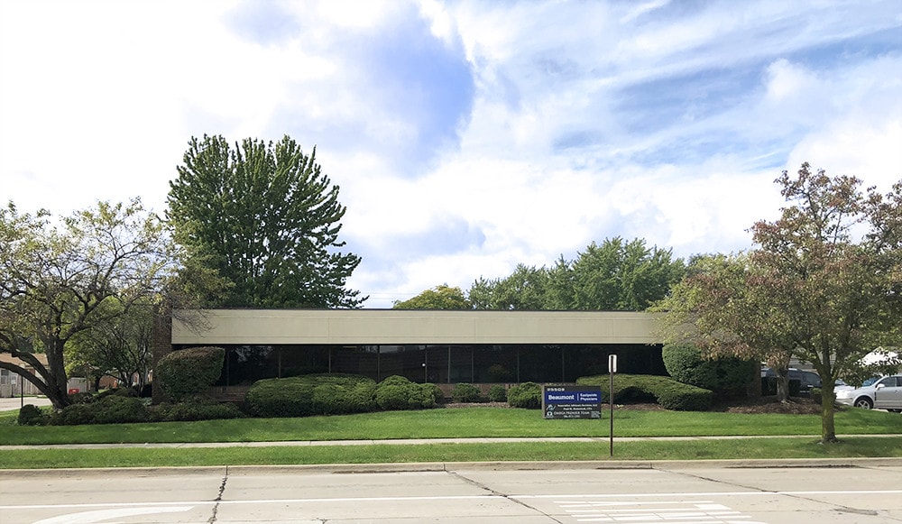 25509 Kelly Rd, Roseville, MI for Sale