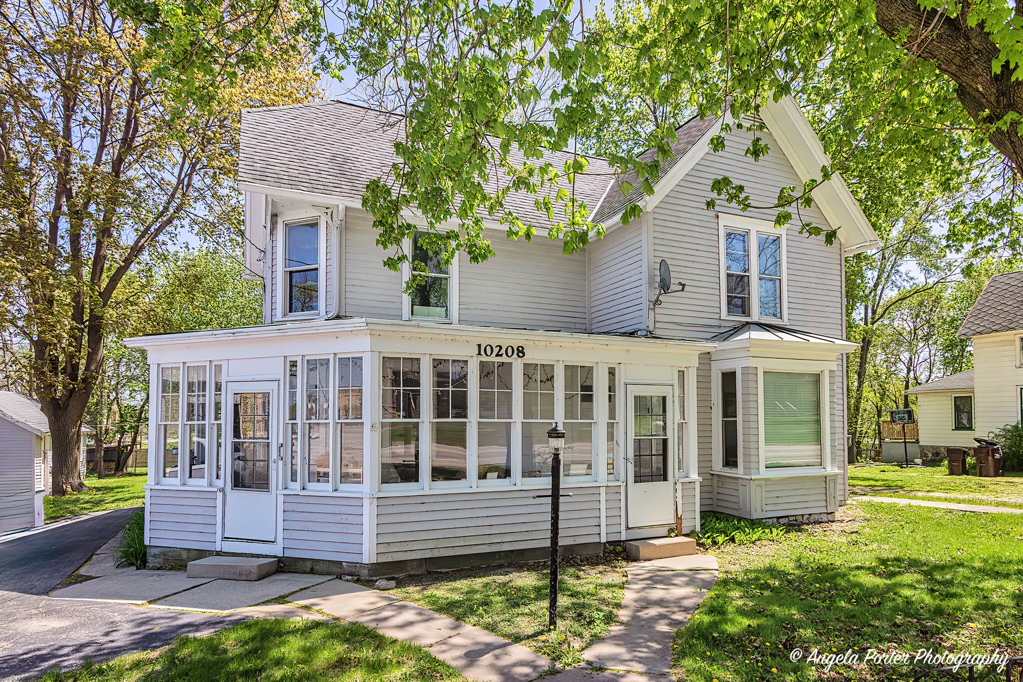 10208 N Main St, Richmond, IL for Sale