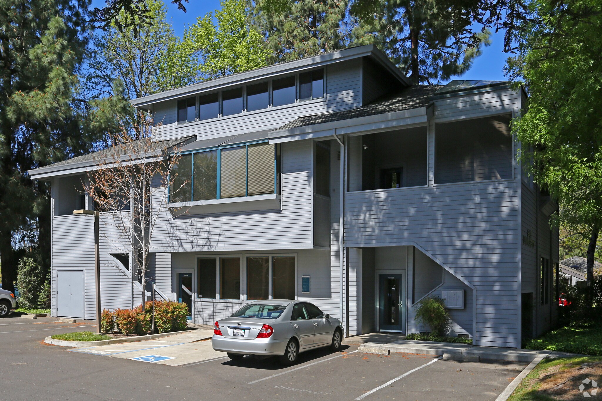 945 University Ave, Sacramento, CA for Rent