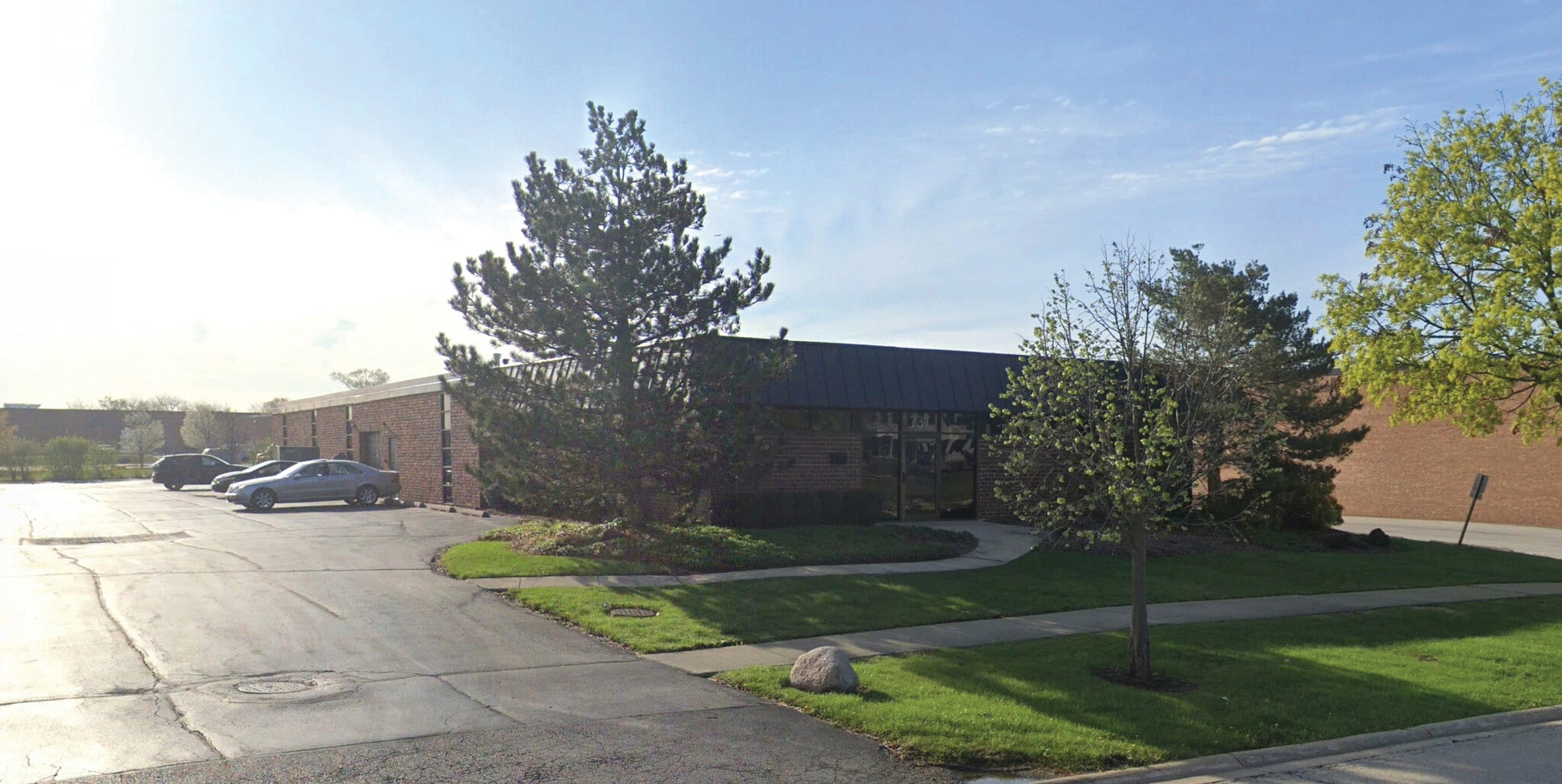 737 Blackhawk Dr, Westmont, IL for Sale