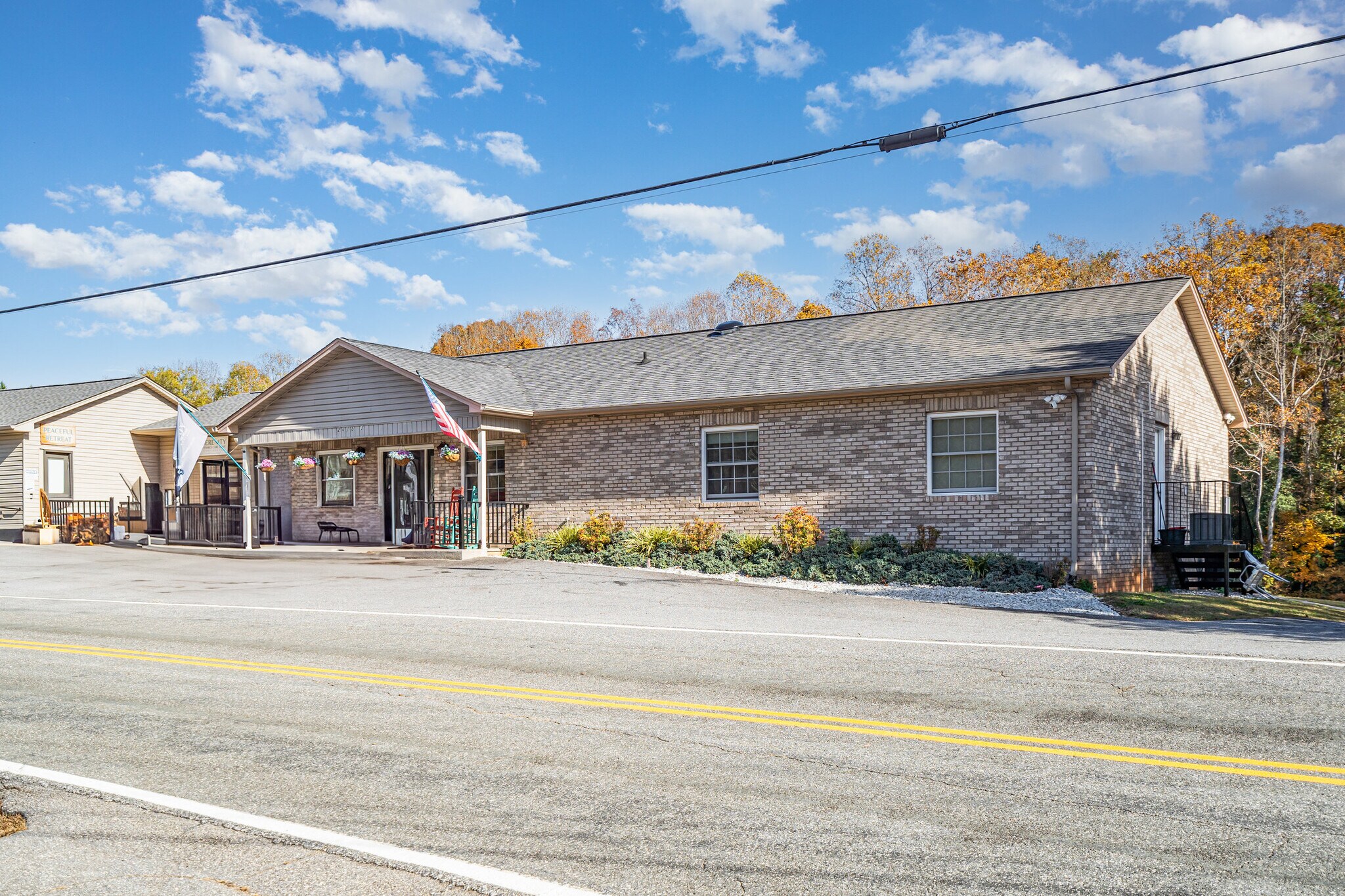 2415A-2415B-2441 S Center St, Hickory, NC for Sale