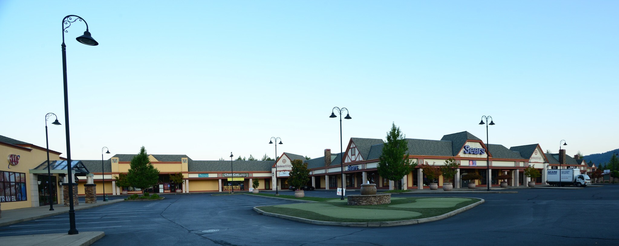 1545 NE F St Grants Pass, OR 97526 Shopping Center Property for Lease