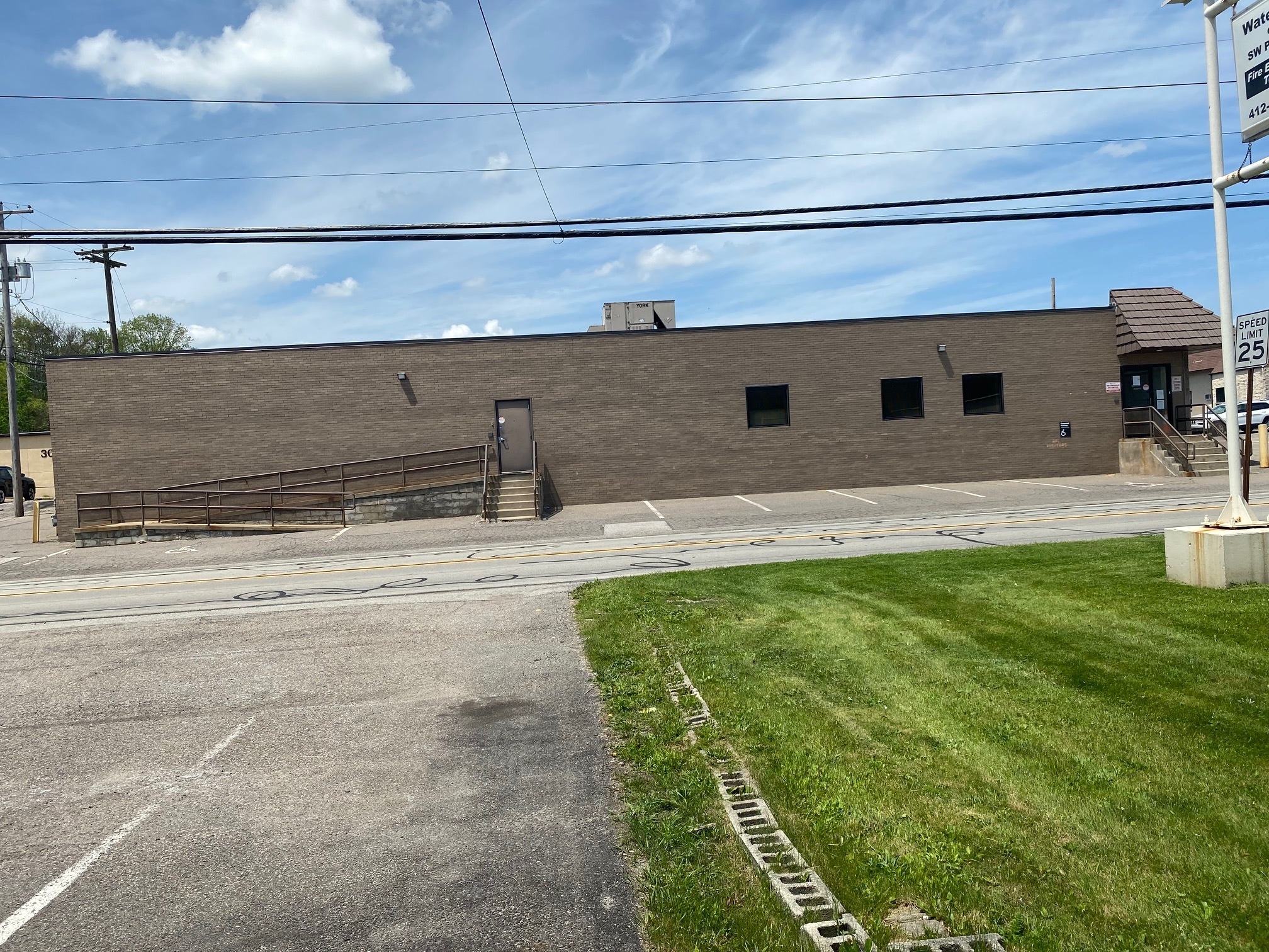 2994 Industrial Blvd Bethel Park, PA 15102 Flex Property for Lease on
