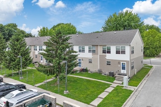 Des Moines, IA Apartments - 1353 21st St