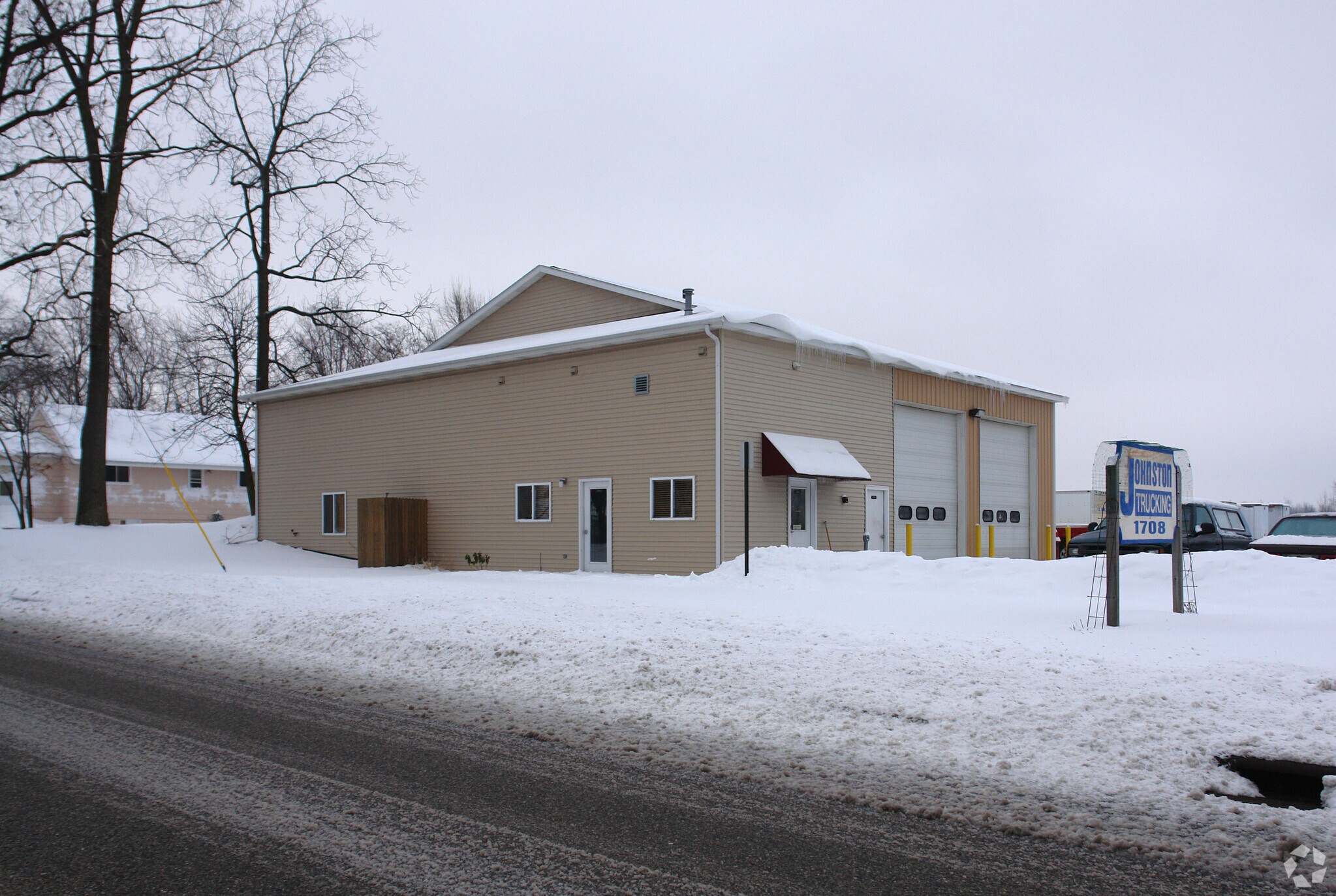 1708 E Cavanaugh Rd, Lansing, MI for Sale