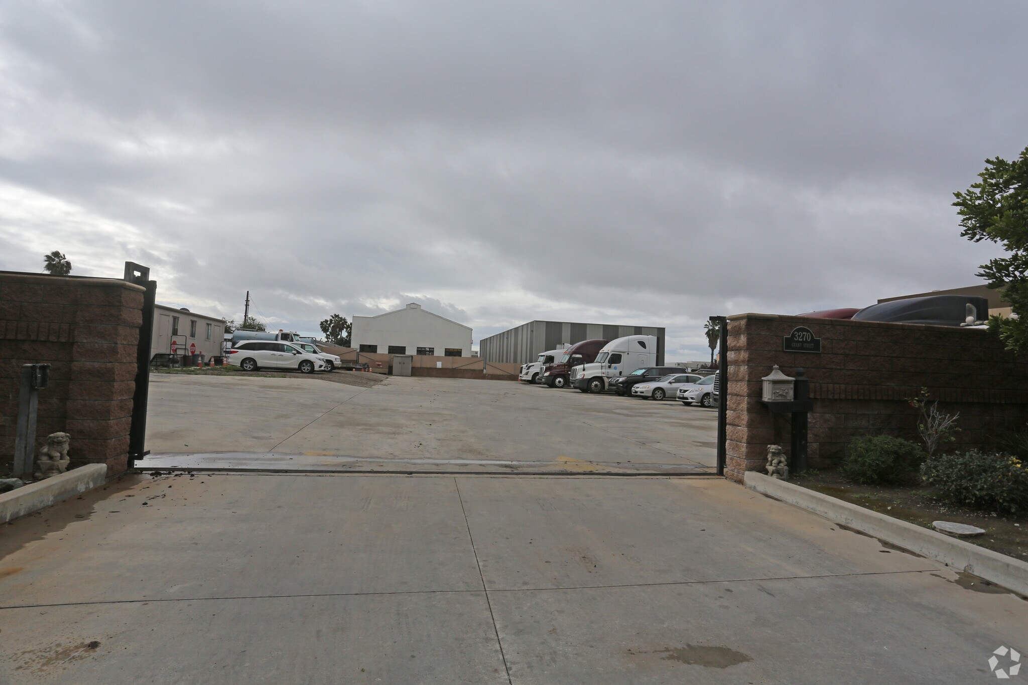 3270 E Grant St, Signal Hill, CA for Rent